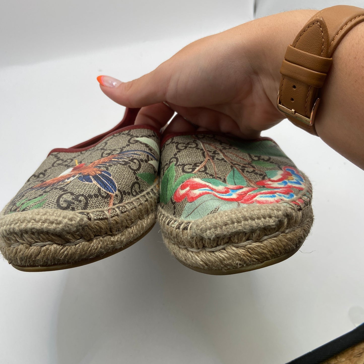 Shoes Luxury Designer By Gucci In Floral Print, Size: 8.5
