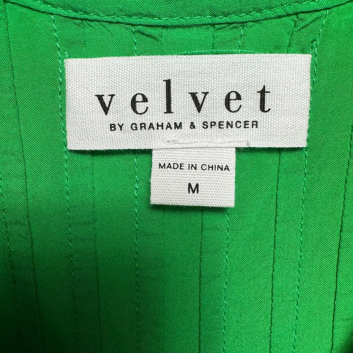 Top Short Sleeve By Velvet By Graham & Spencer In Green, Size: M