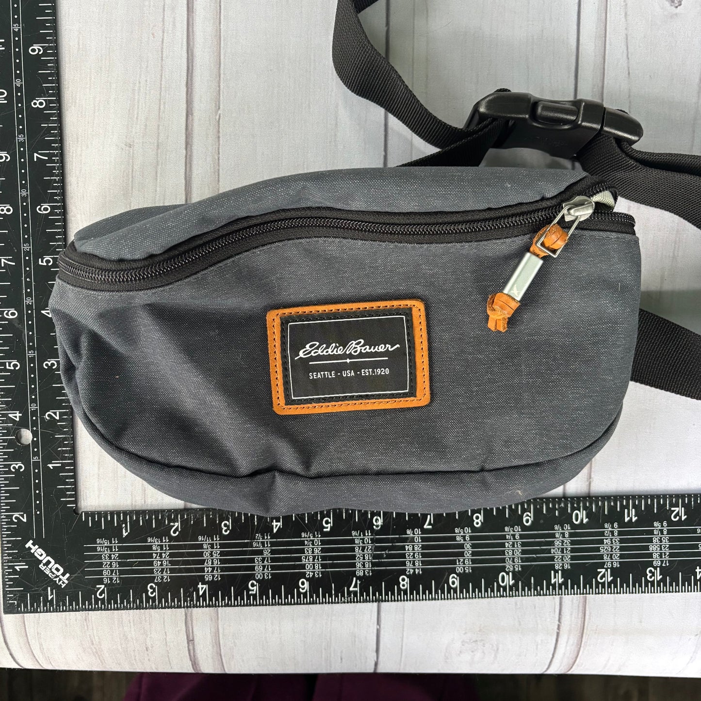 Belt Bag By Eddie Bauer, Size: Medium