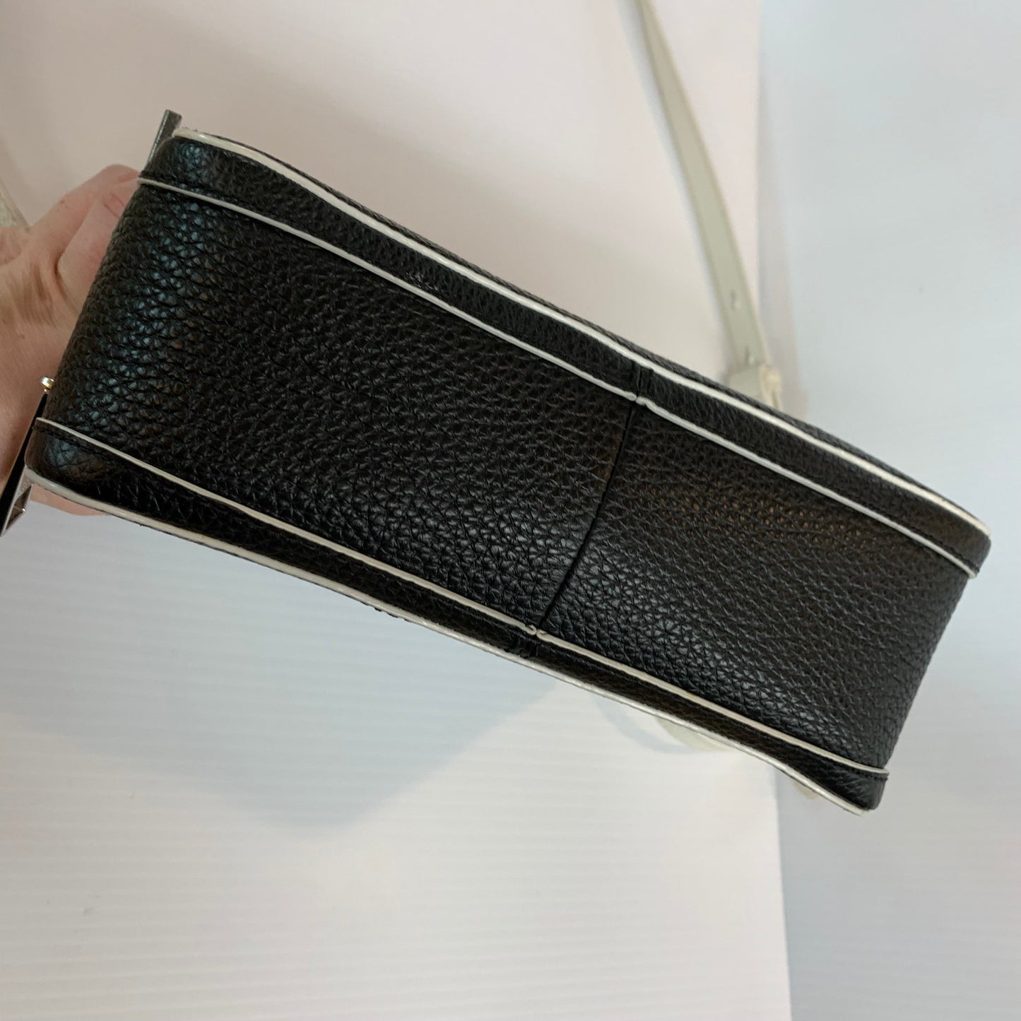 Crossbody Luxury Designer By Marc Jacobs, Size: Small