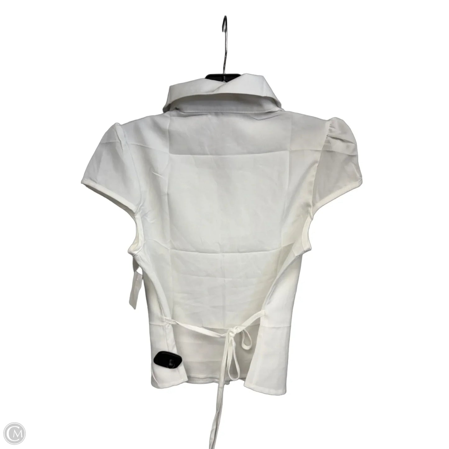 Top Short Sleeve By Clothes Mentor In White, Size: S