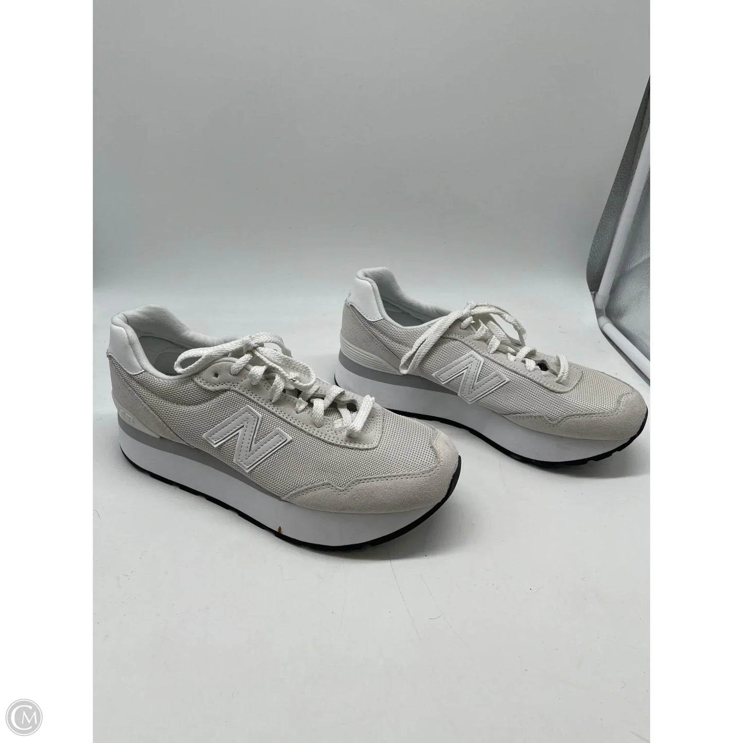 Shoes Athletic By New Balance In Cream, Size: 10