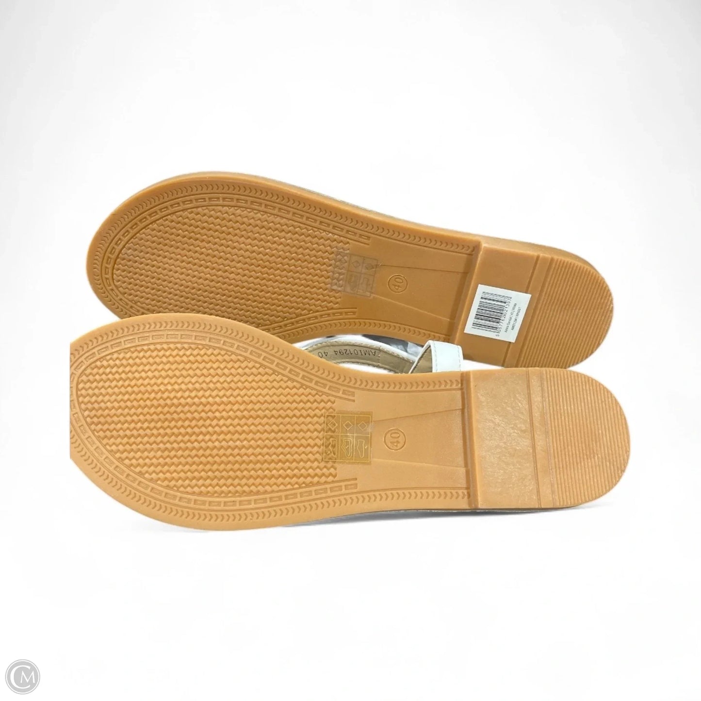 Sandals Flats By Clothes Mentor In Gold & White, Size: 9