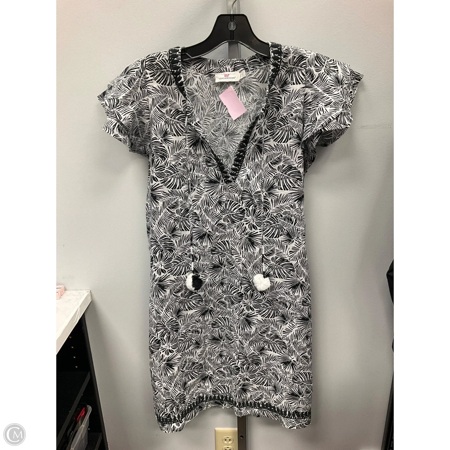 Dress Casual Short By Vineyard Vines In Black & Cream, Size: S