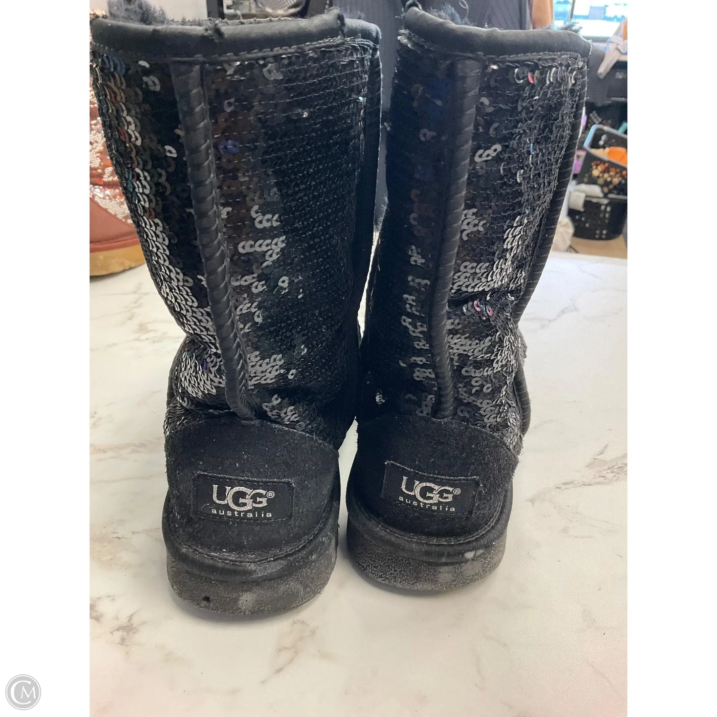 Boots Designer By Ugg In Black, Size: 8