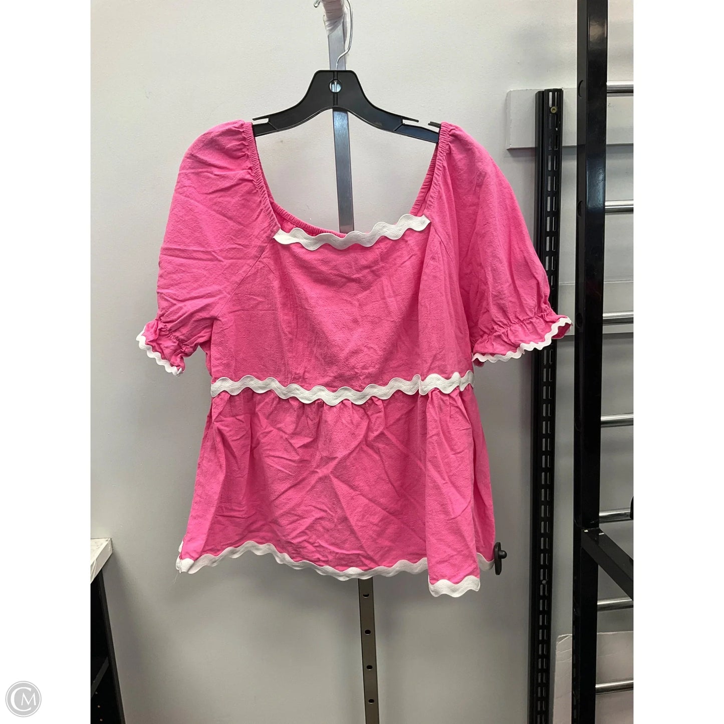 Top Short Sleeve By Bloomchic In Pink, Size: L