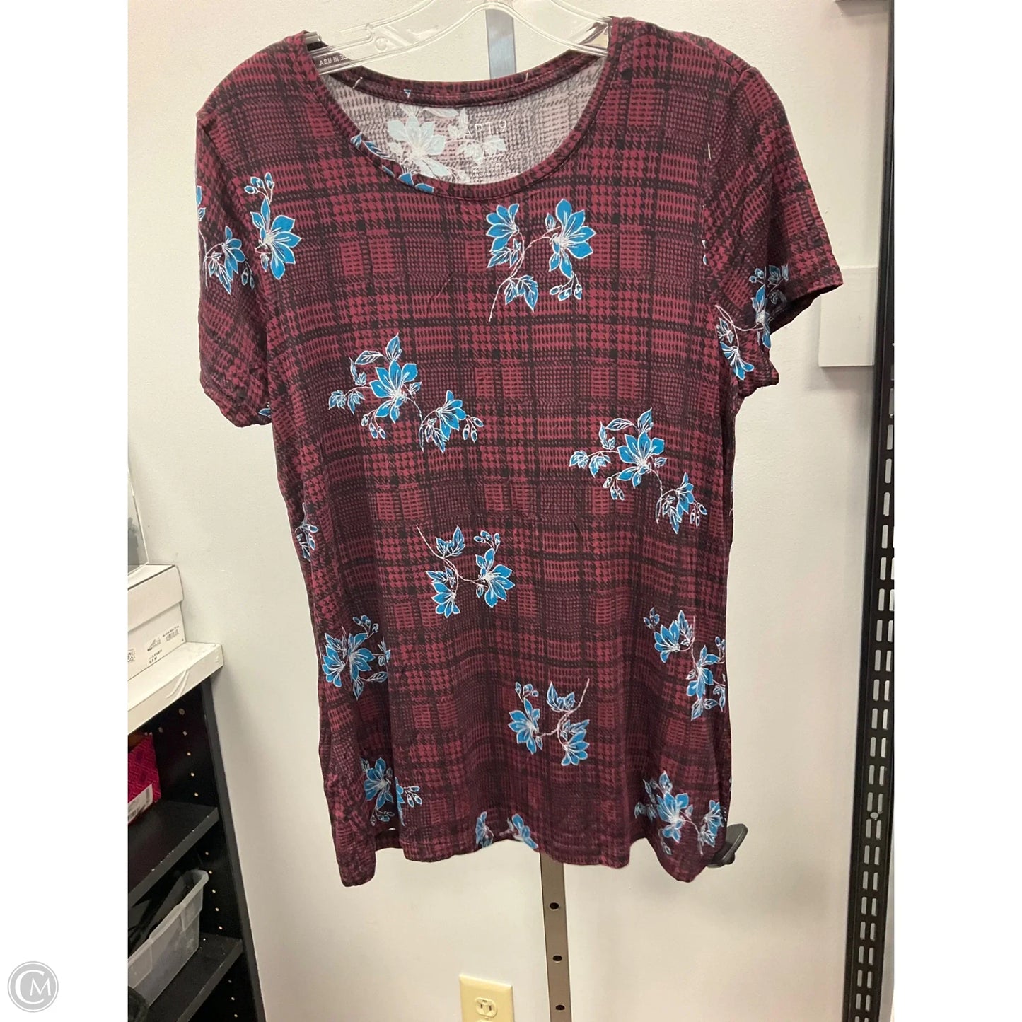 Top Short Sleeve By Apt 9 In Maroon, Size: M