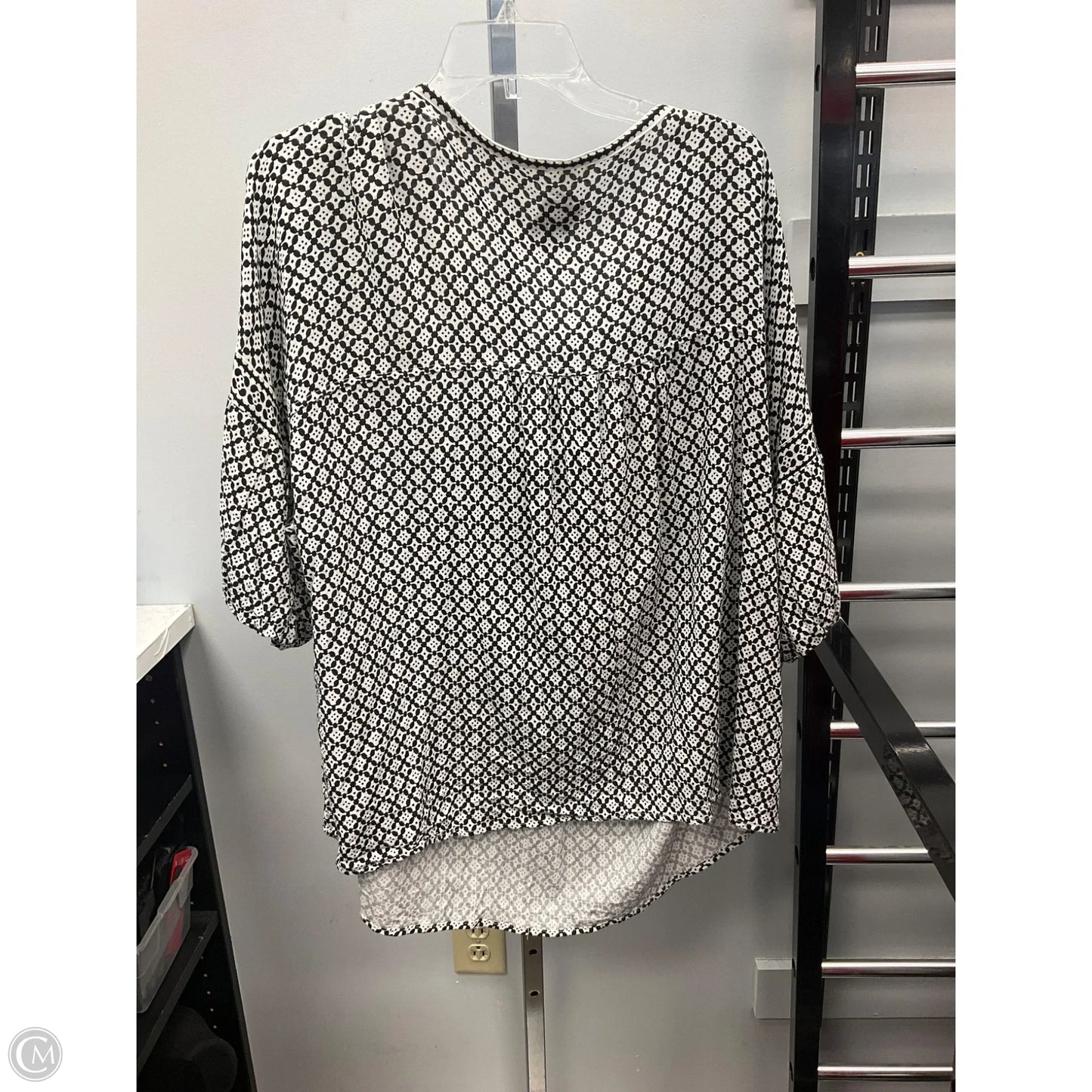 Top Short Sleeve By Max Studio In Black & White, Size: 3x