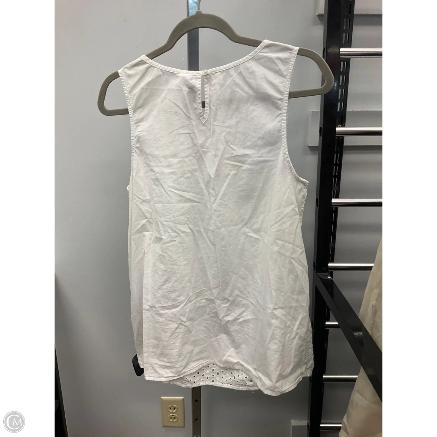 Top Sleeveless By Old Navy In White, Size: L