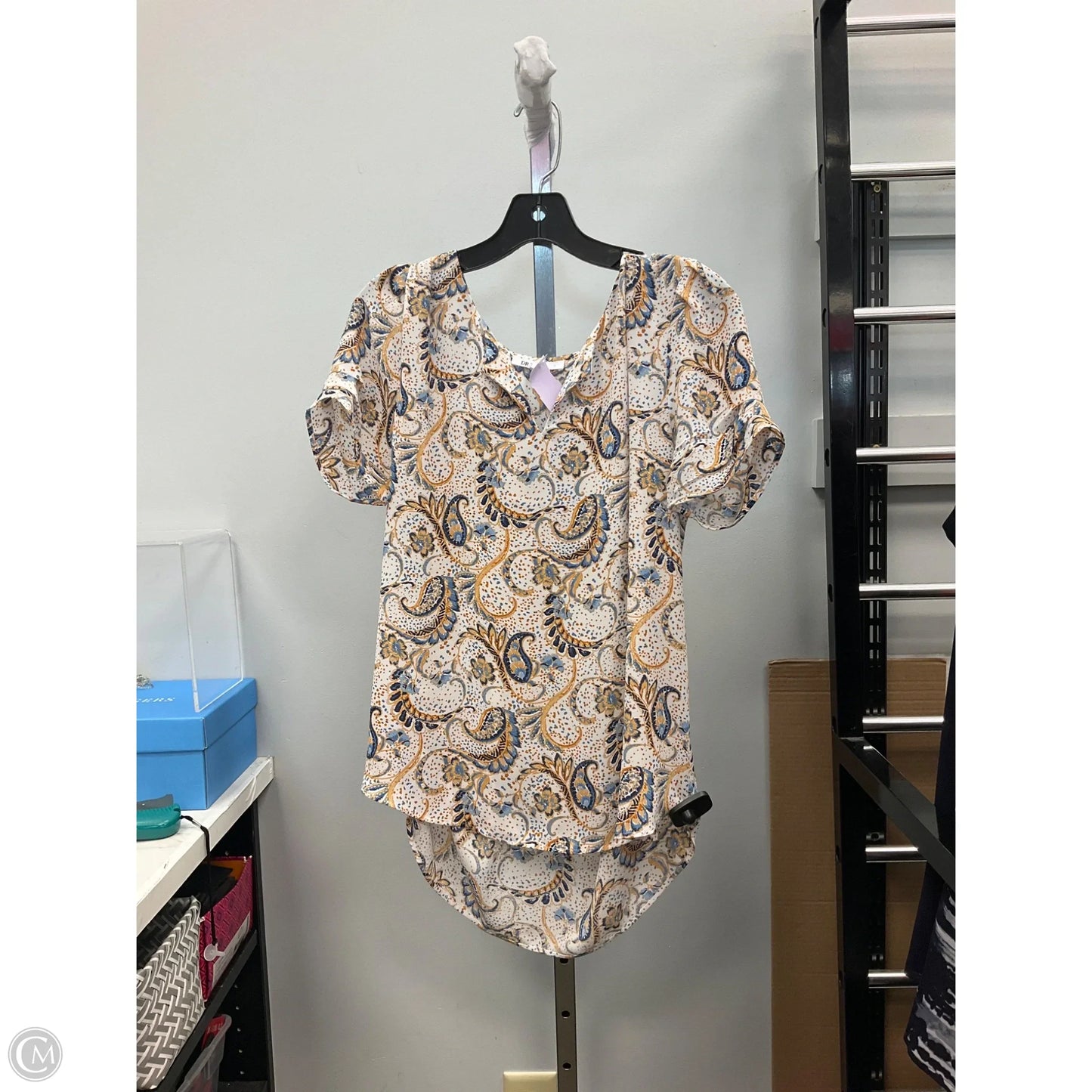 Top Short Sleeve By Dr2 In Paisley Print, Size: M