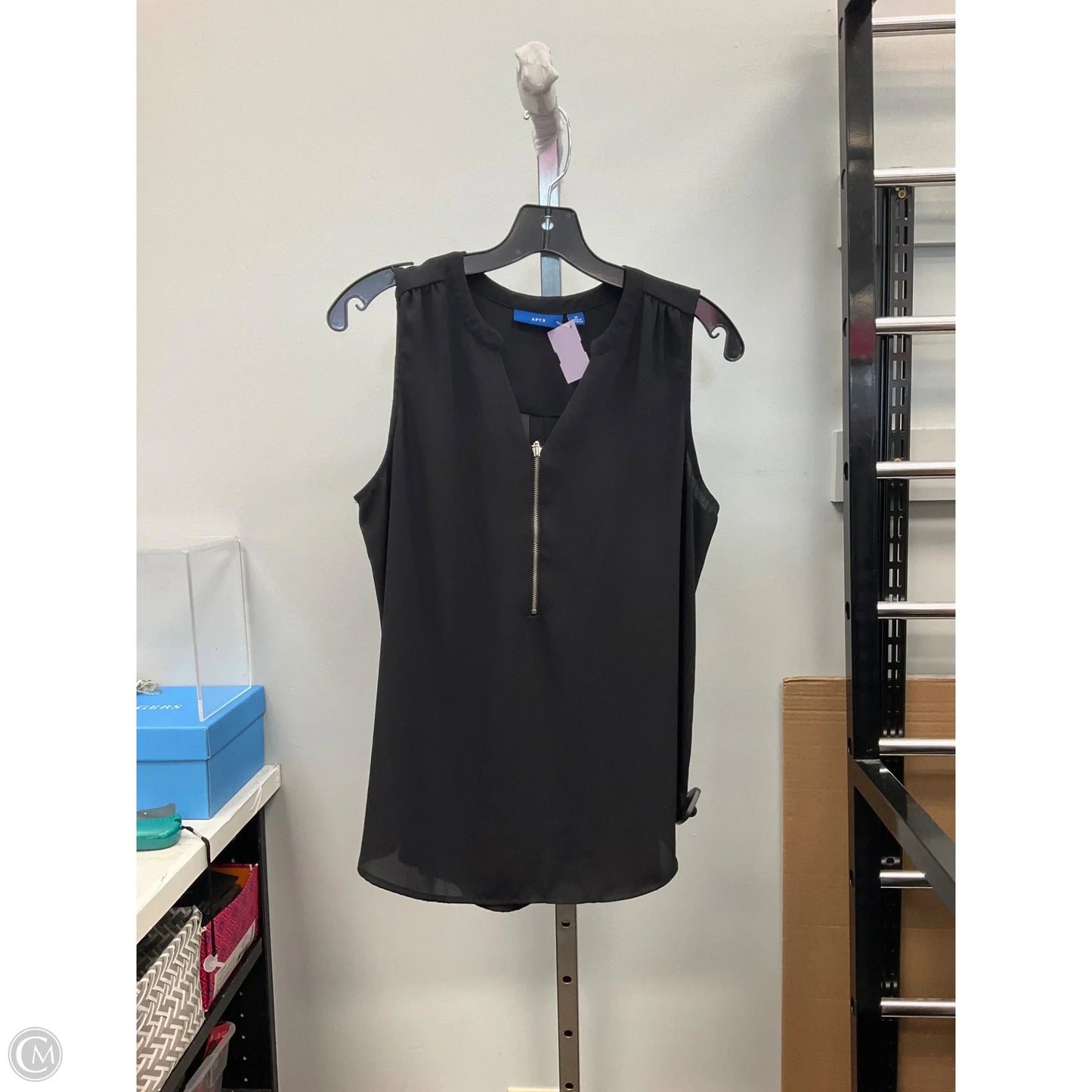Top Sleeveless By Apt 9 In Black, Size: M