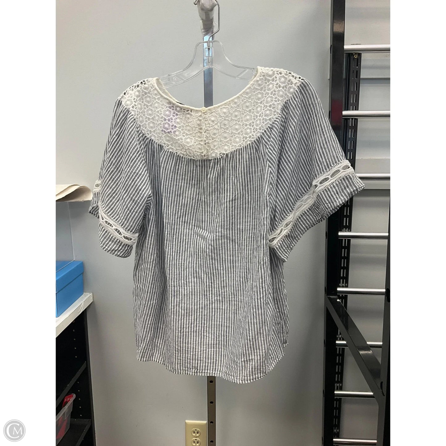 Top Short Sleeve By Loft In Striped Pattern, Size: S