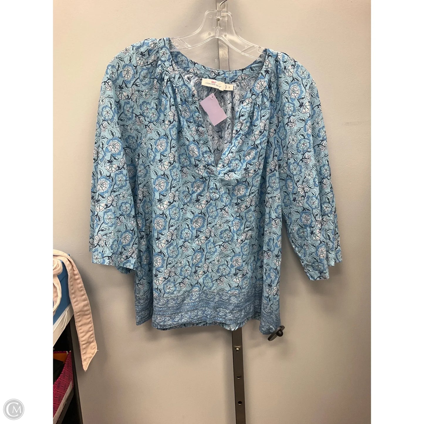 Top Short Sleeve By Vineyard Vines In Blue, Size: S
