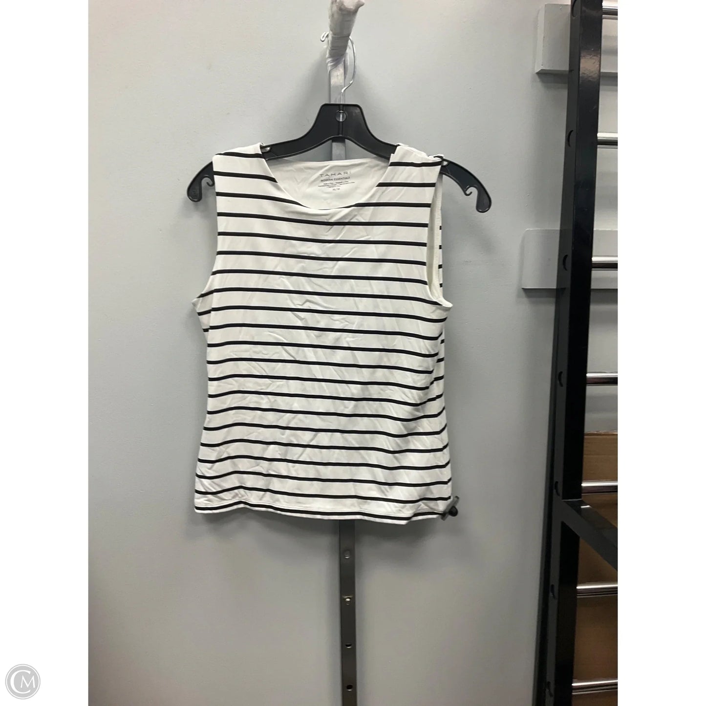 Top Sleeveless By Tahari In Striped Pattern, Size: M