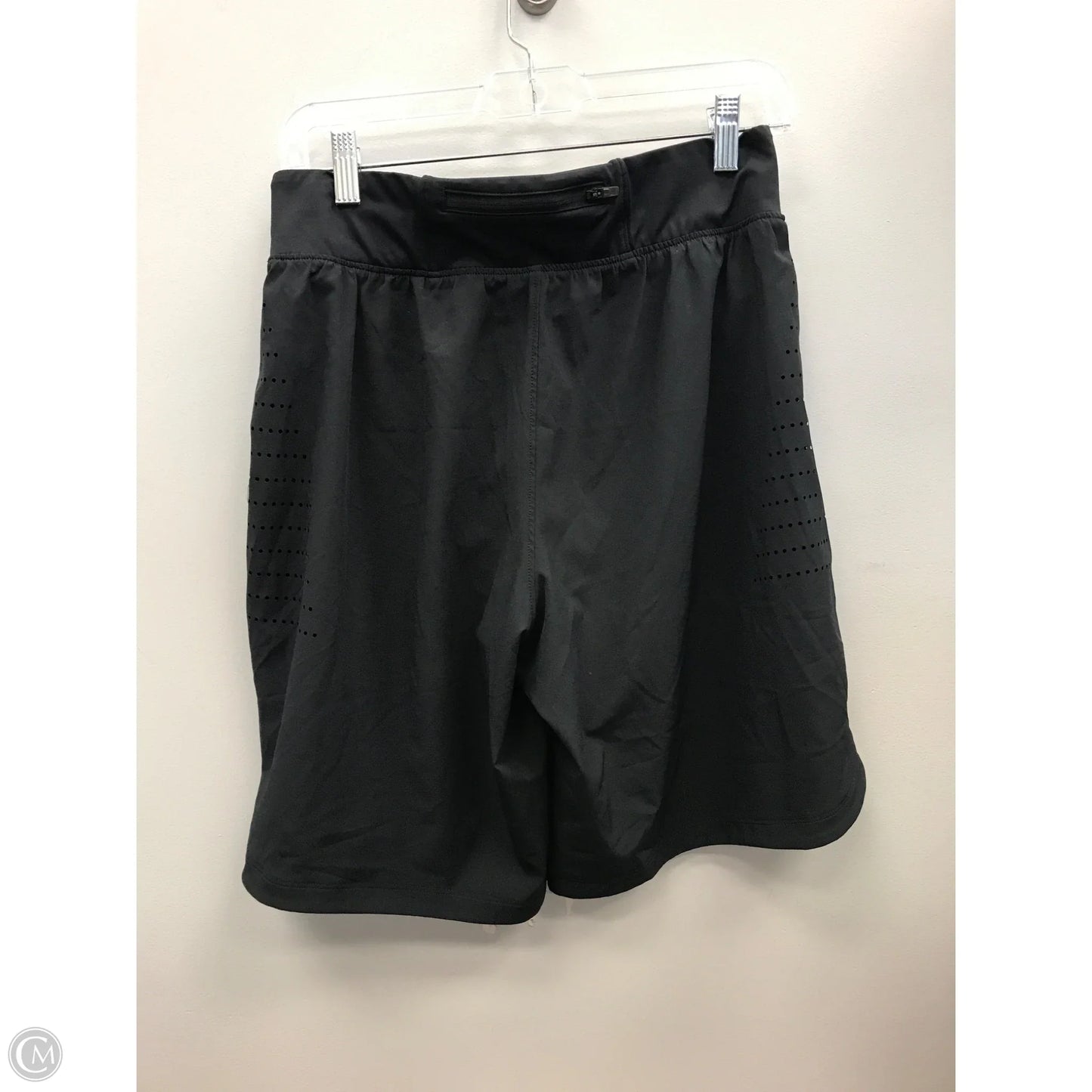 Athletic Shorts By Under Armour In Black, Size: M