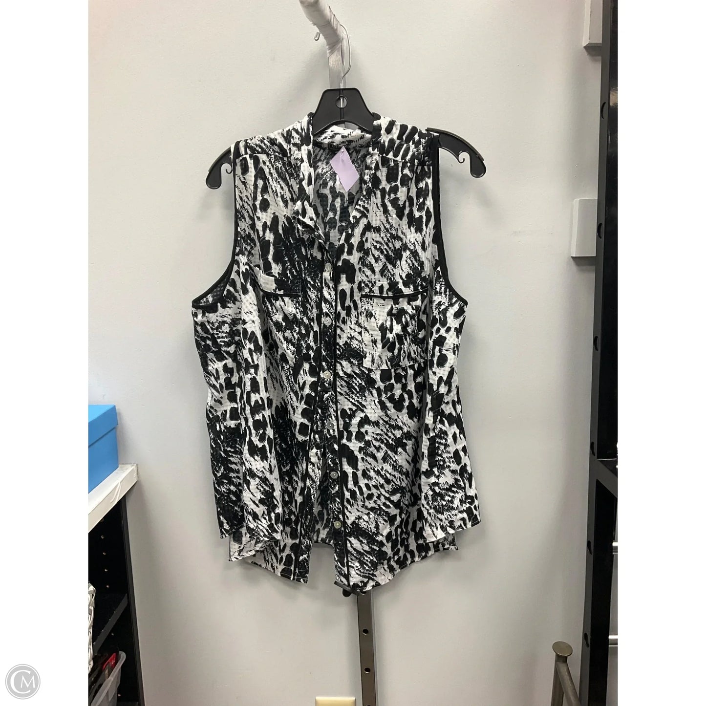 Top Sleeveless By Elementz In Black & White, Size: 3x