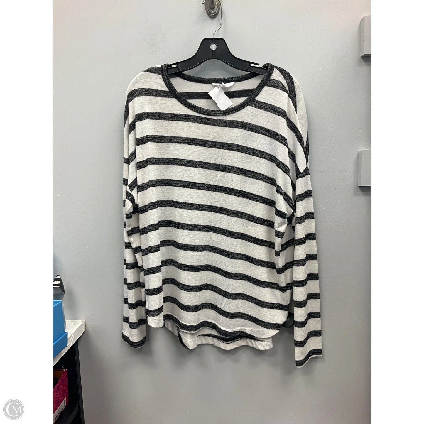 Top Long Sleeve By Time And Tru In Striped Pattern, Size: L