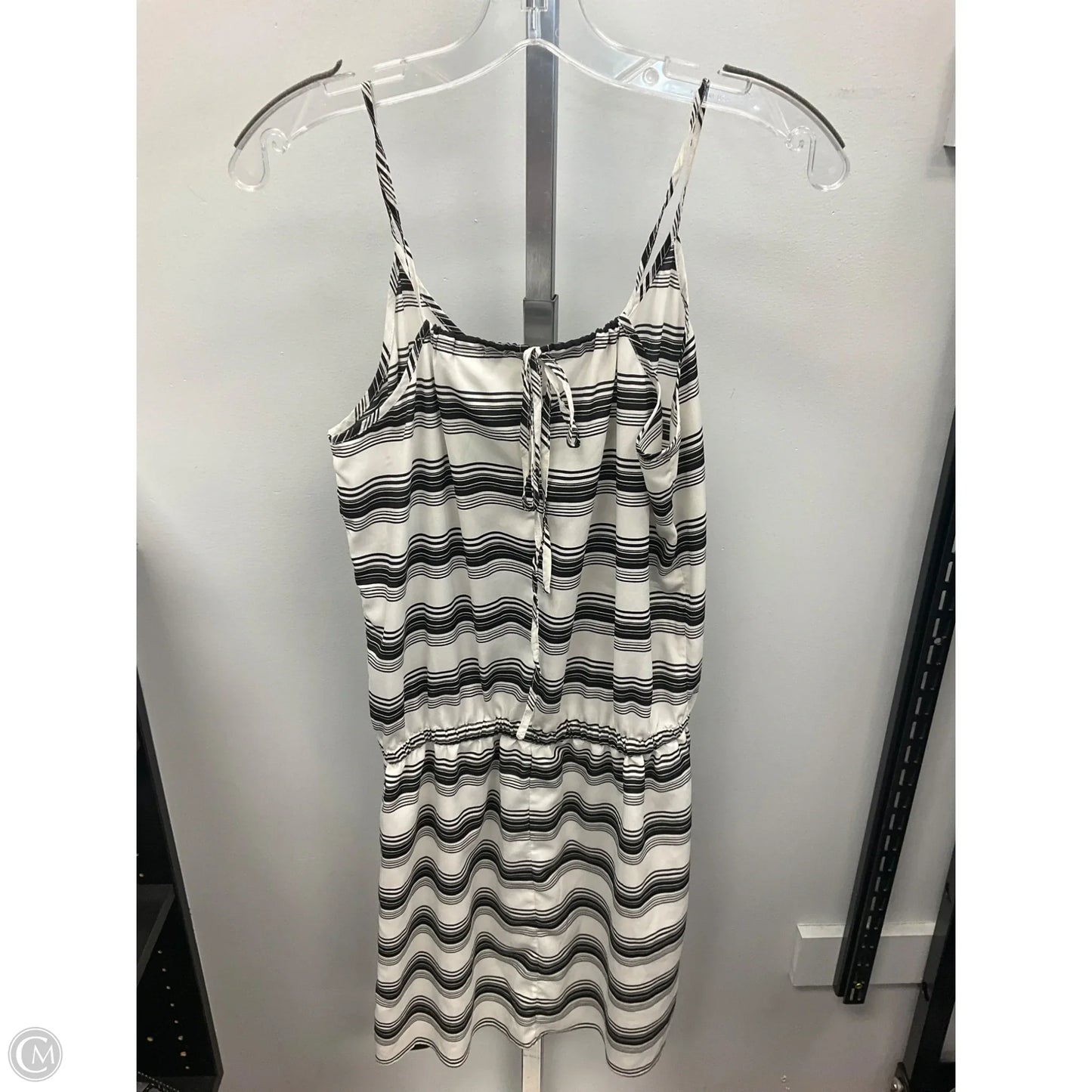 Dress Casual Short By Moda Intl In Striped Pattern, Size: S