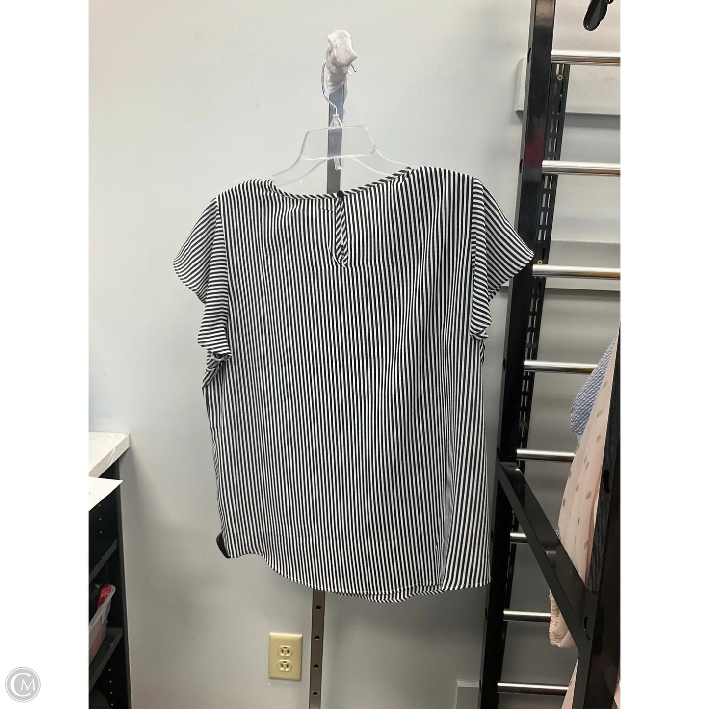 Top Short Sleeve By Adrianna Papell In Striped Pattern, Size: L