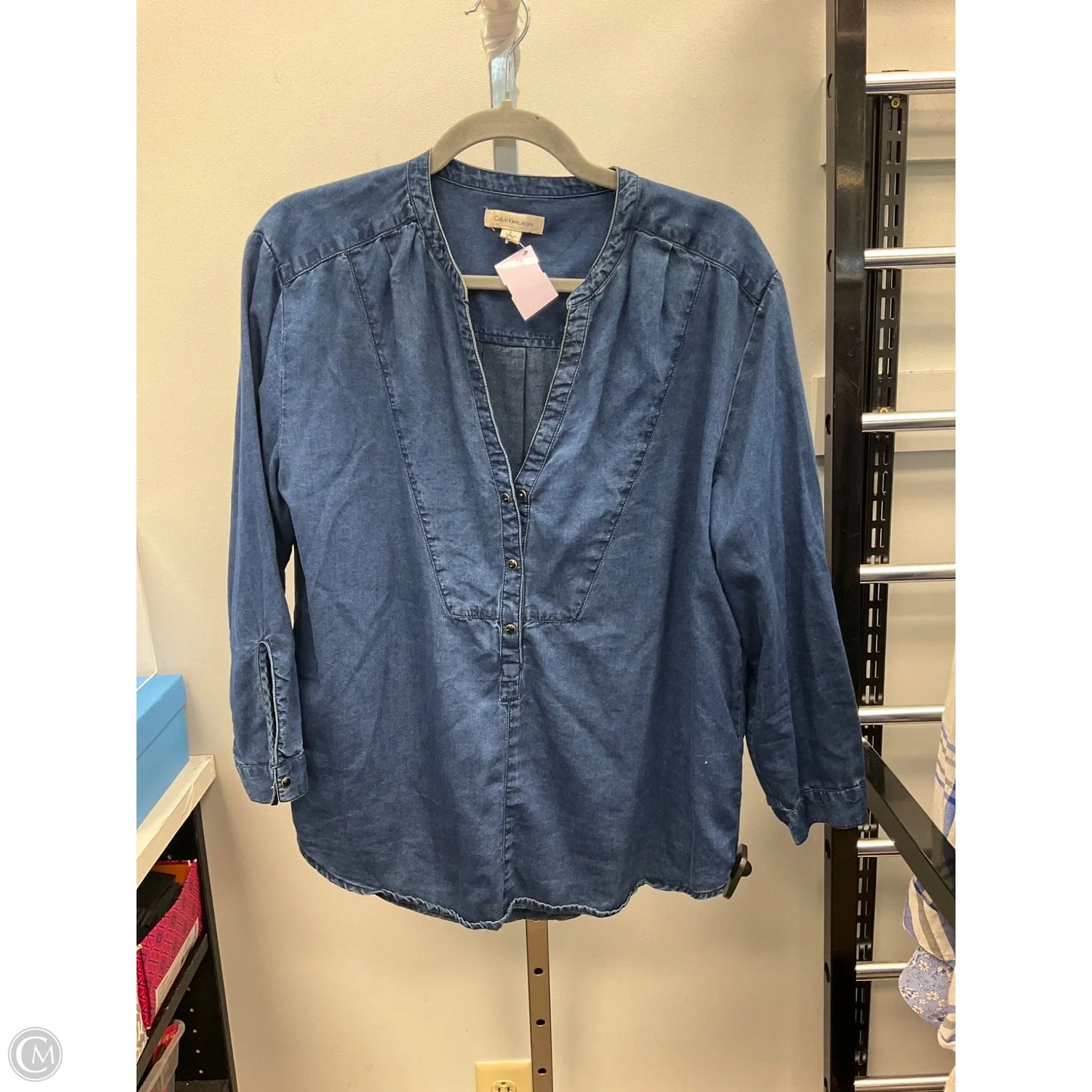 Top Long Sleeve By Calvin Klein In Blue Denim, Size: L