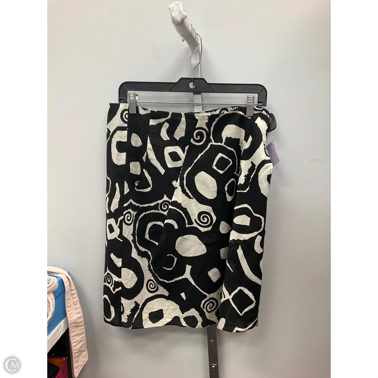Skirt Mini & Short By Limited In Black & Cream, Size: M