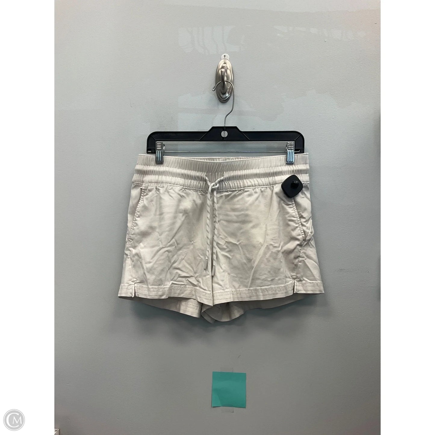 Athletic Shorts By Avalanche In Cream, Size: M