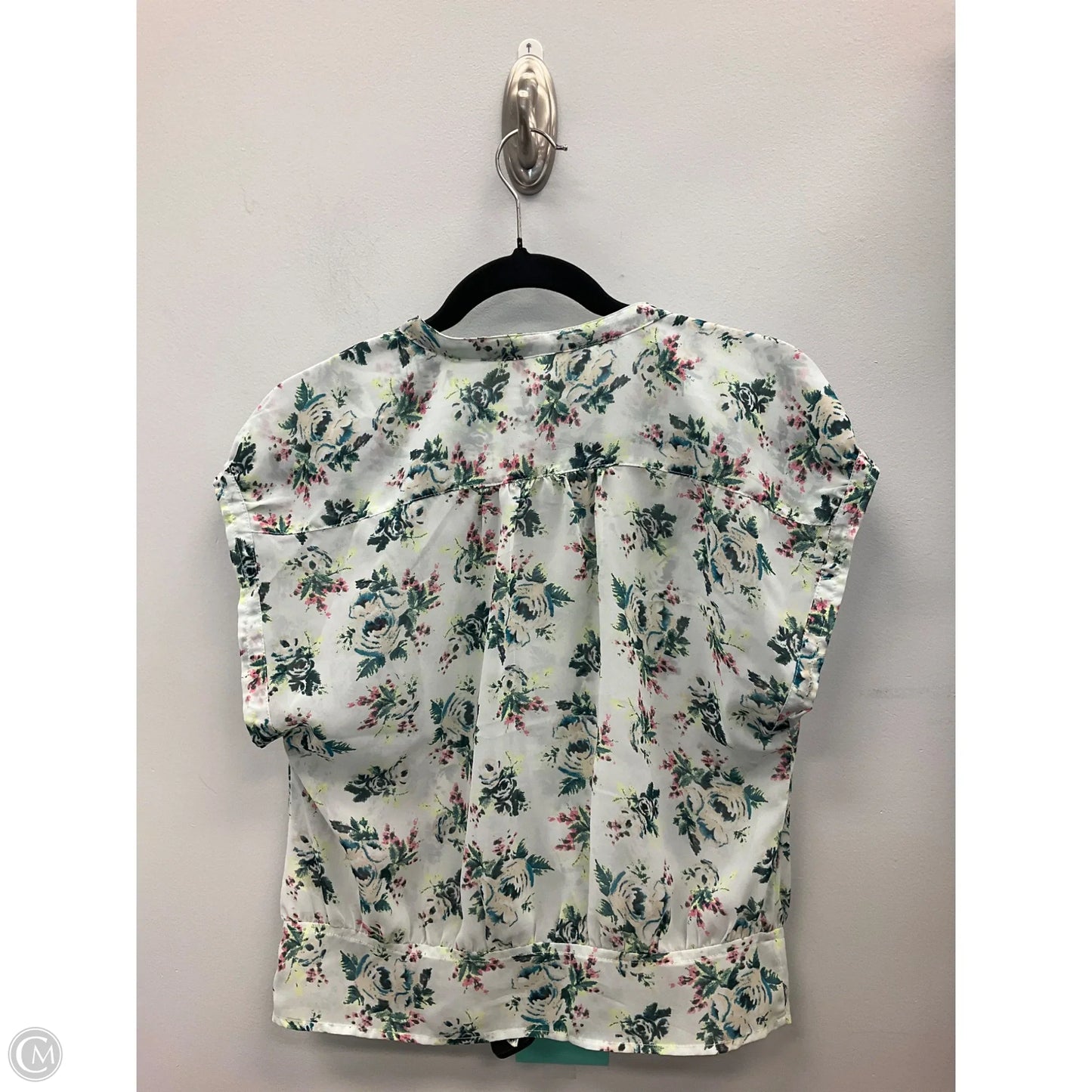Top Short Sleeve By Clothes Mentor In Floral Print, Size: M