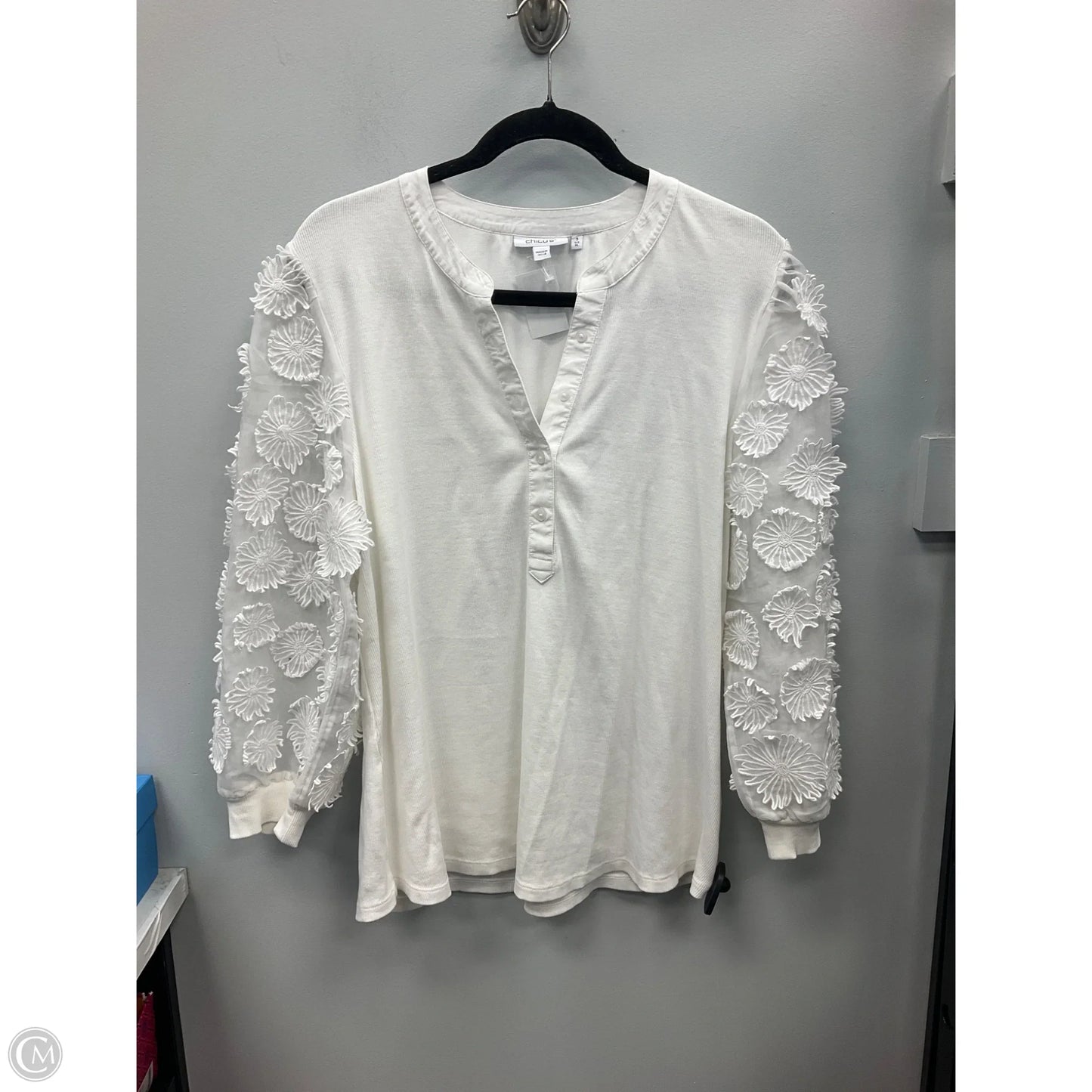 Top Long Sleeve By Chicos In White, Size: Xl
