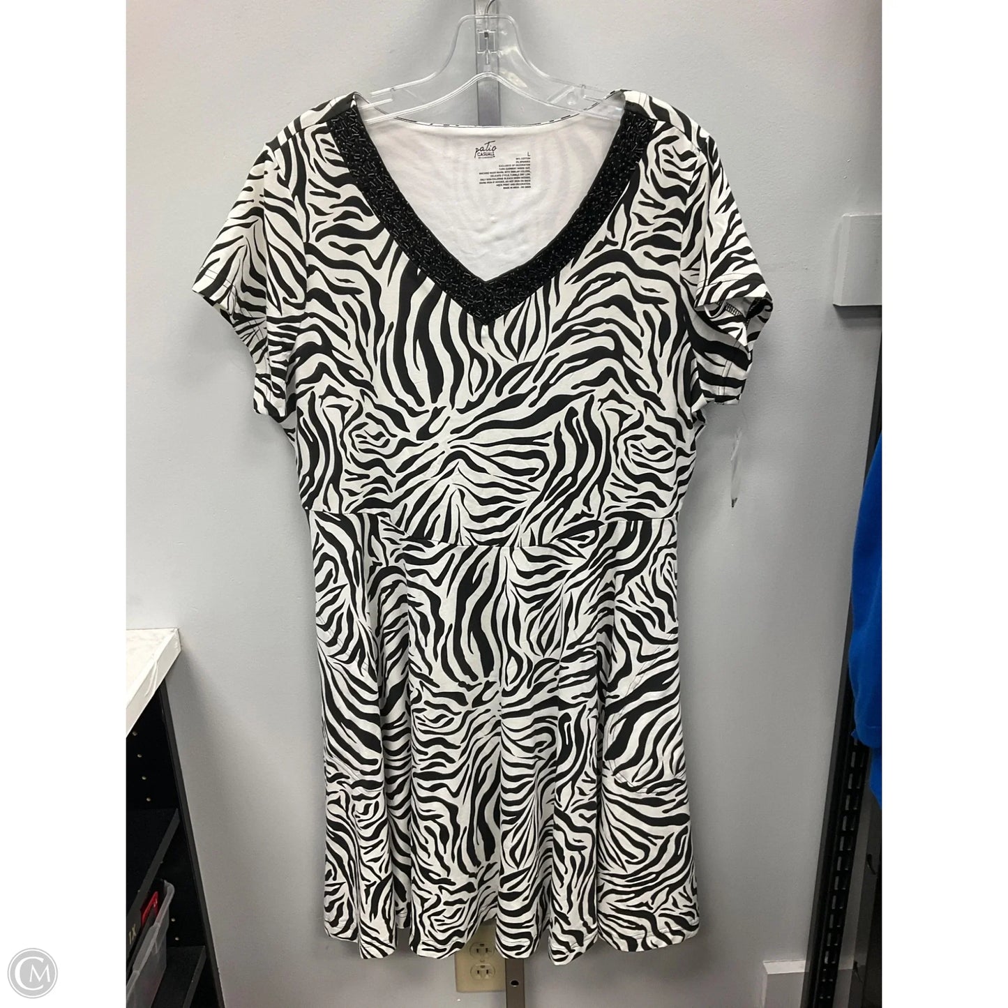 Dress Casual Short By Clothes Mentor In Zebra Print, Size: L
