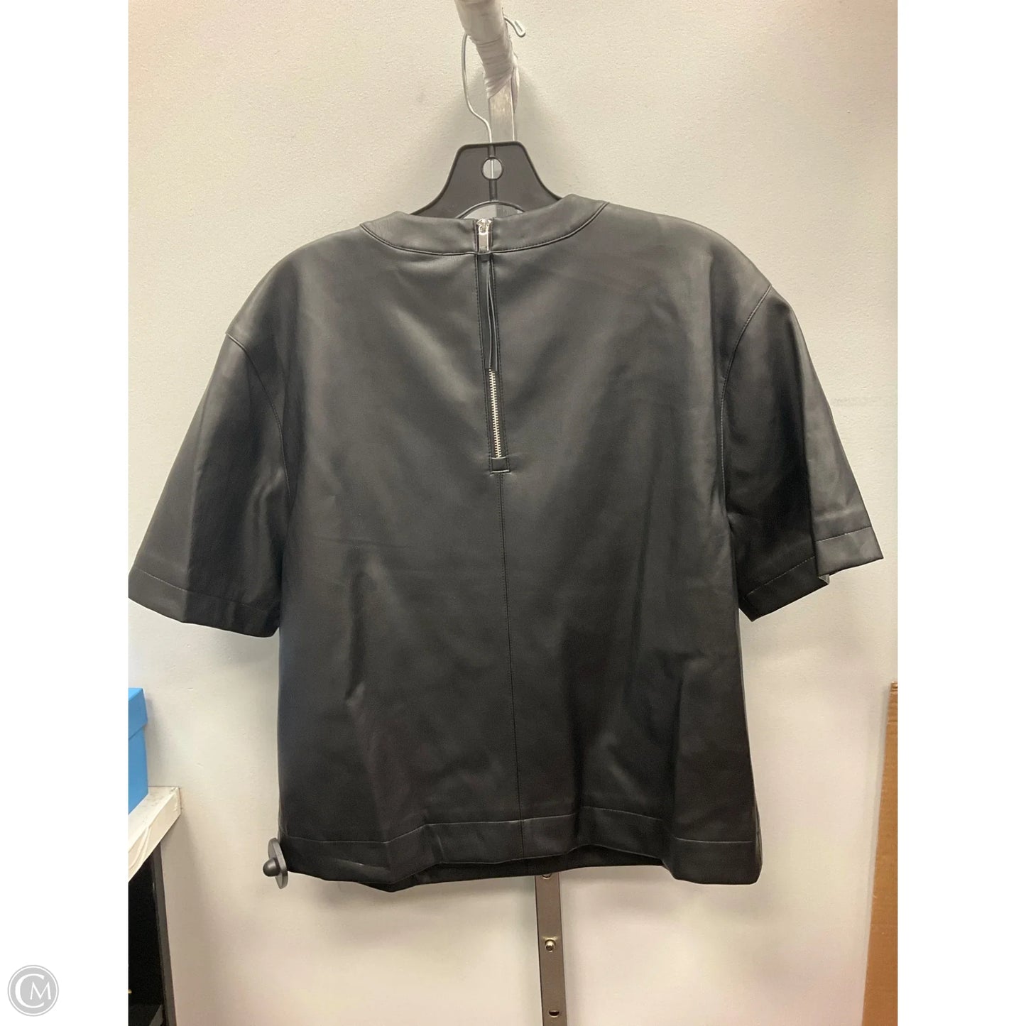 Top Short Sleeve By Calvin Klein In Black, Size: S