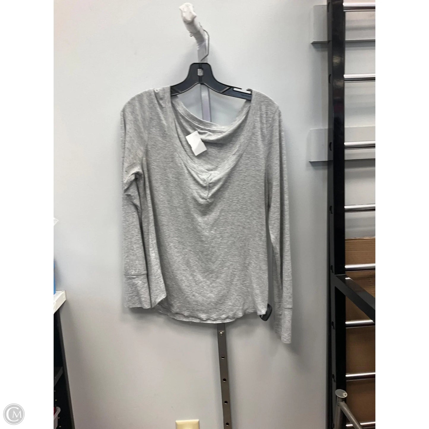 Top Long Sleeve By Gap In Grey, Size: Xl