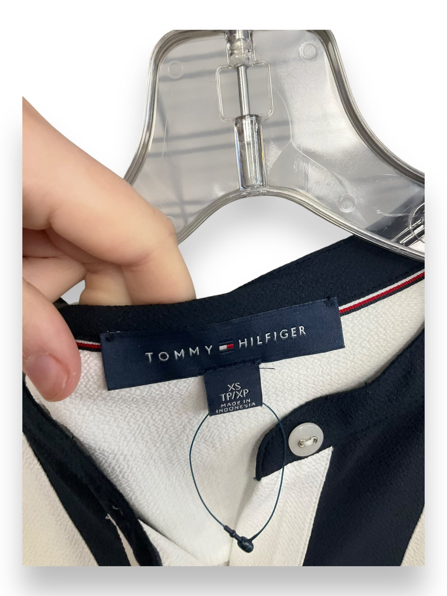 Blouse Long Sleeve By Tommy Hilfiger In White, Size: Xs