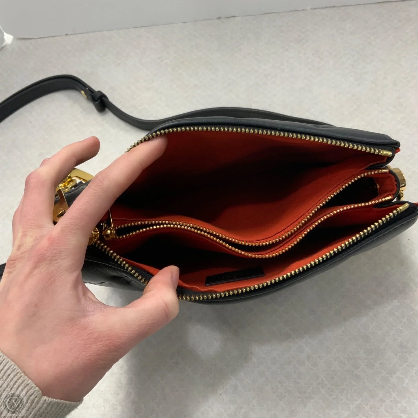 Handbag Luxury Designer By Louis Vuitton, Size: Medium