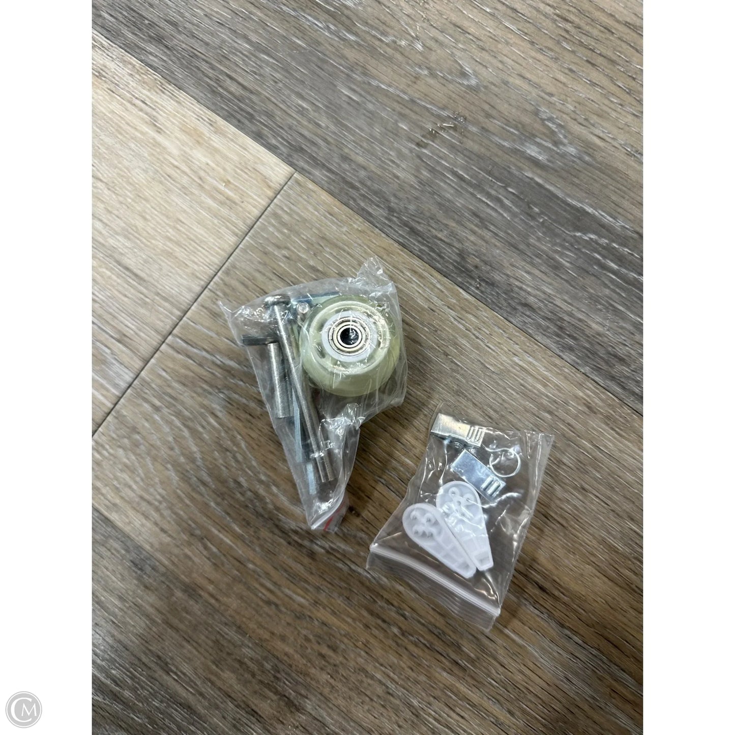 Shoes Athletic By Roller Skate Sneakers In White, Size: 7.5