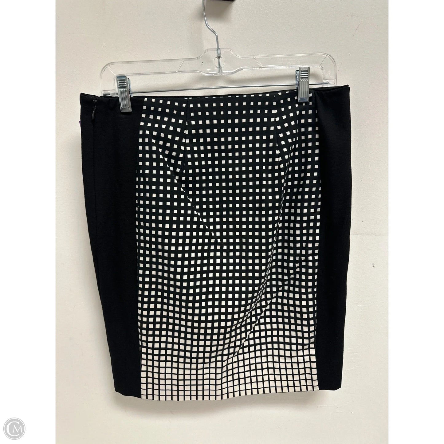 Skirt Mini & Short By White House Black Market In Black & White, Size: 4