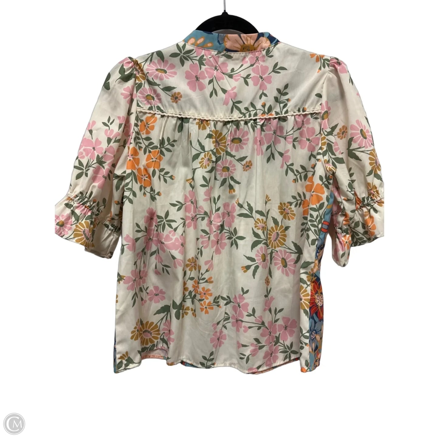 Top Short Sleeve By Clothes Mentor In Floral Print, Size: M