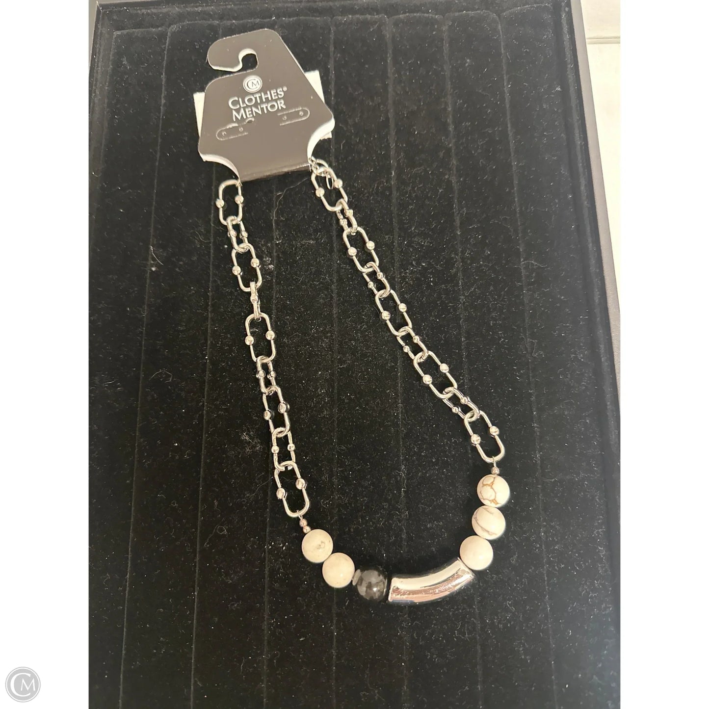 Necklace Choker & Collar By Clothes Mentor