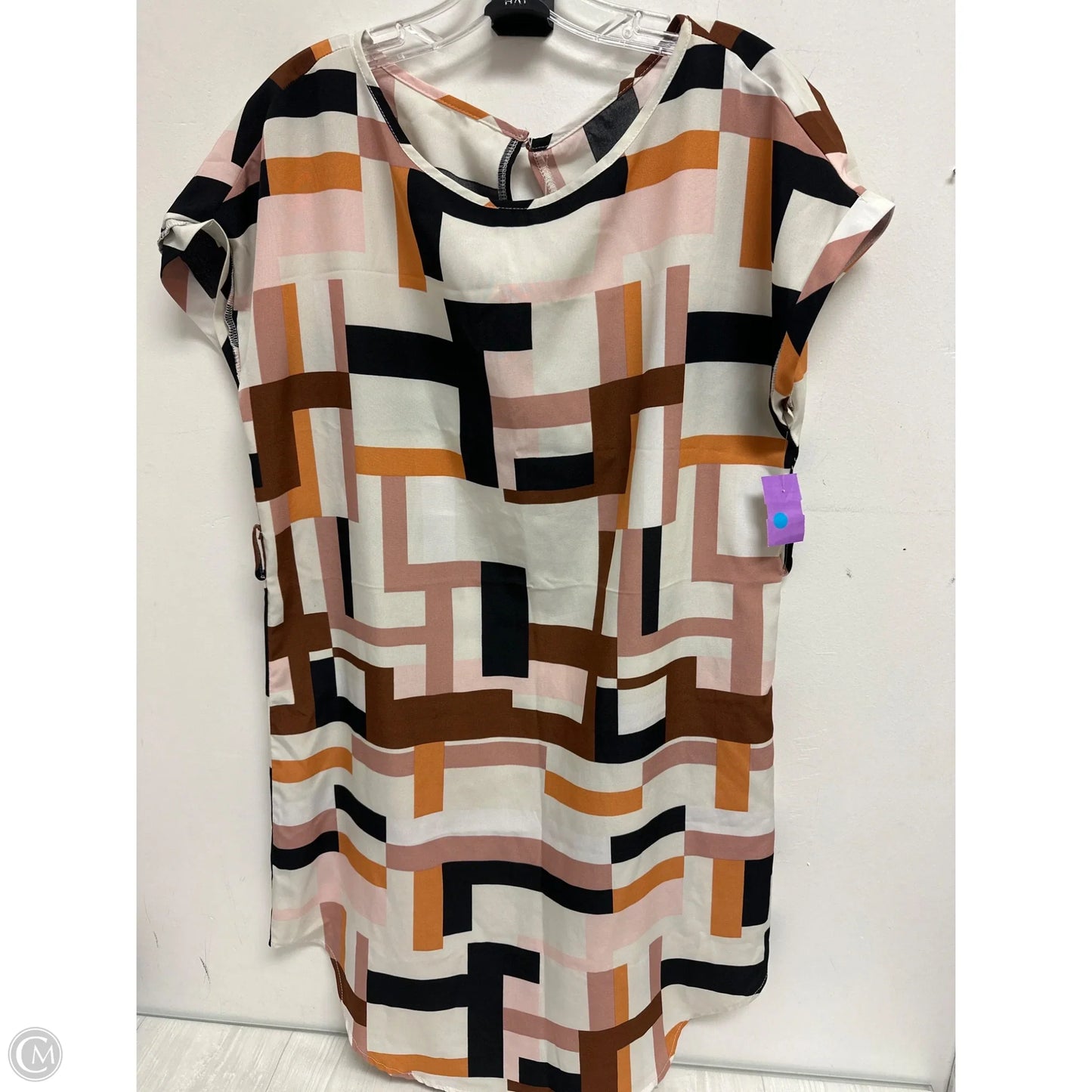 Dress Casual Short By Clothes Mentor In Cream, Size: S