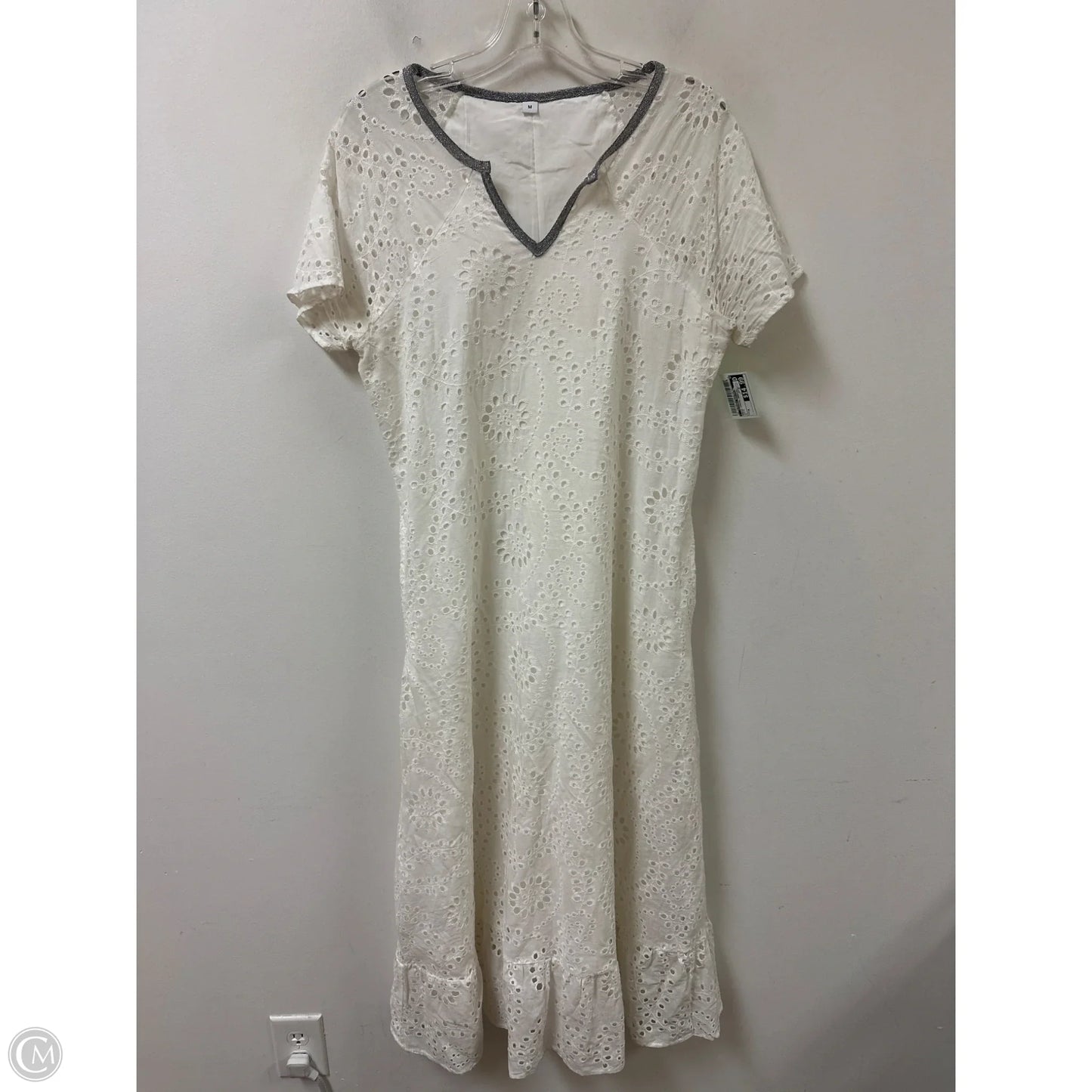 Dress Casual Maxi By Clothes Mentor In White, Size: M