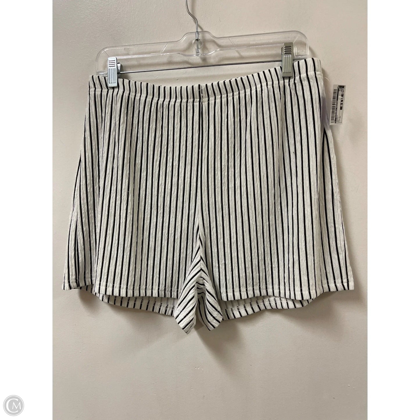 Shorts By Clothes Mentor In White, Size: Xl