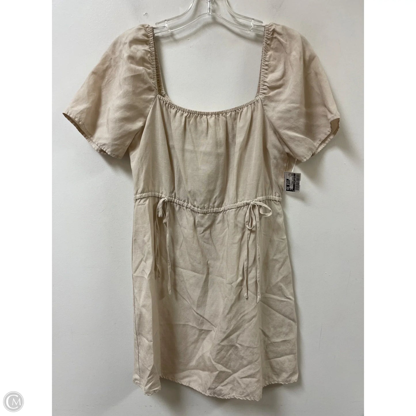 Dress Casual Short By Clothes Mentor In Cream, Size: M