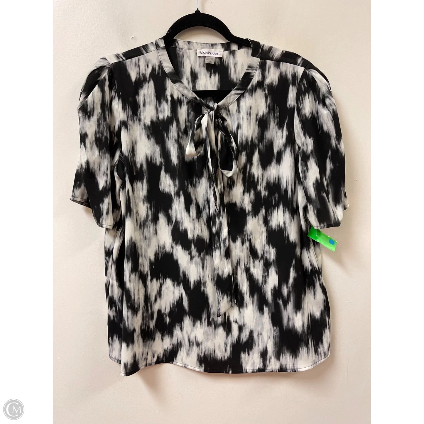 Top Short Sleeve By Calvin Klein In Black & White, Size: L