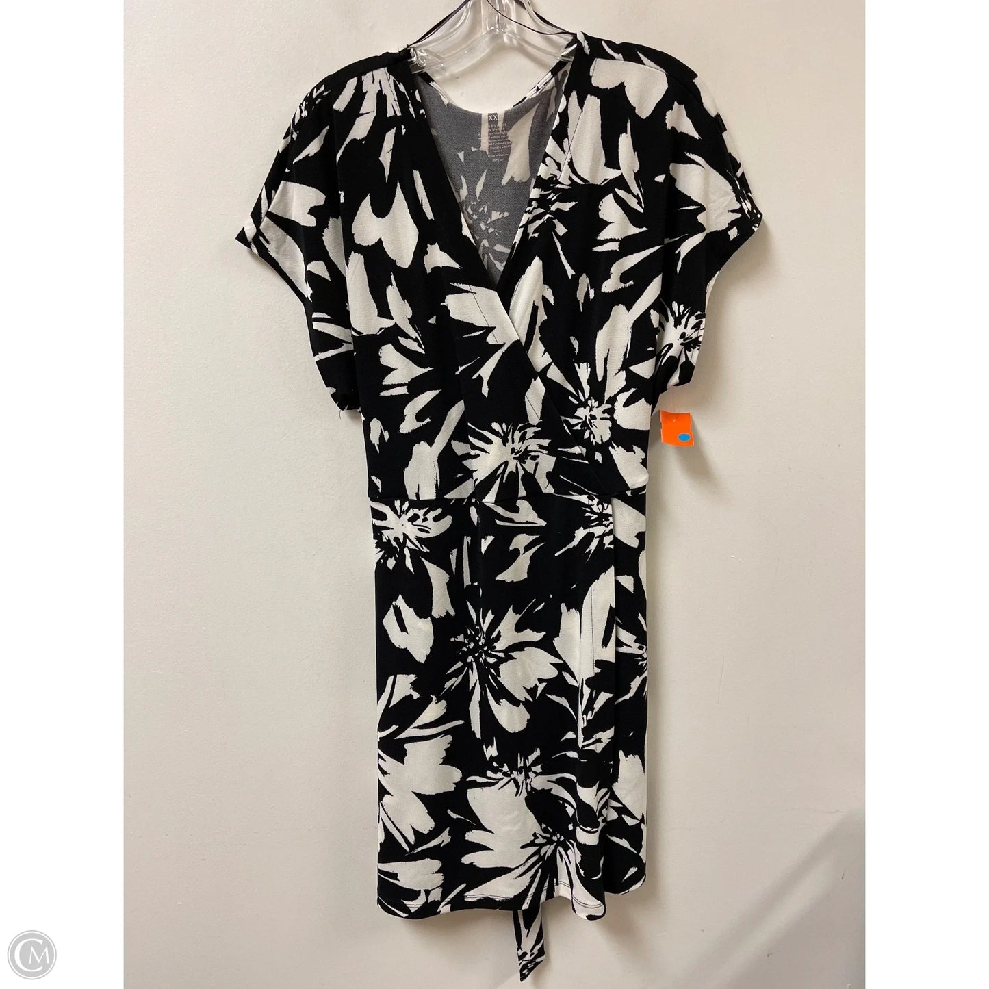 Dress Casual Short By Nine West In Black & White, Size: 1x