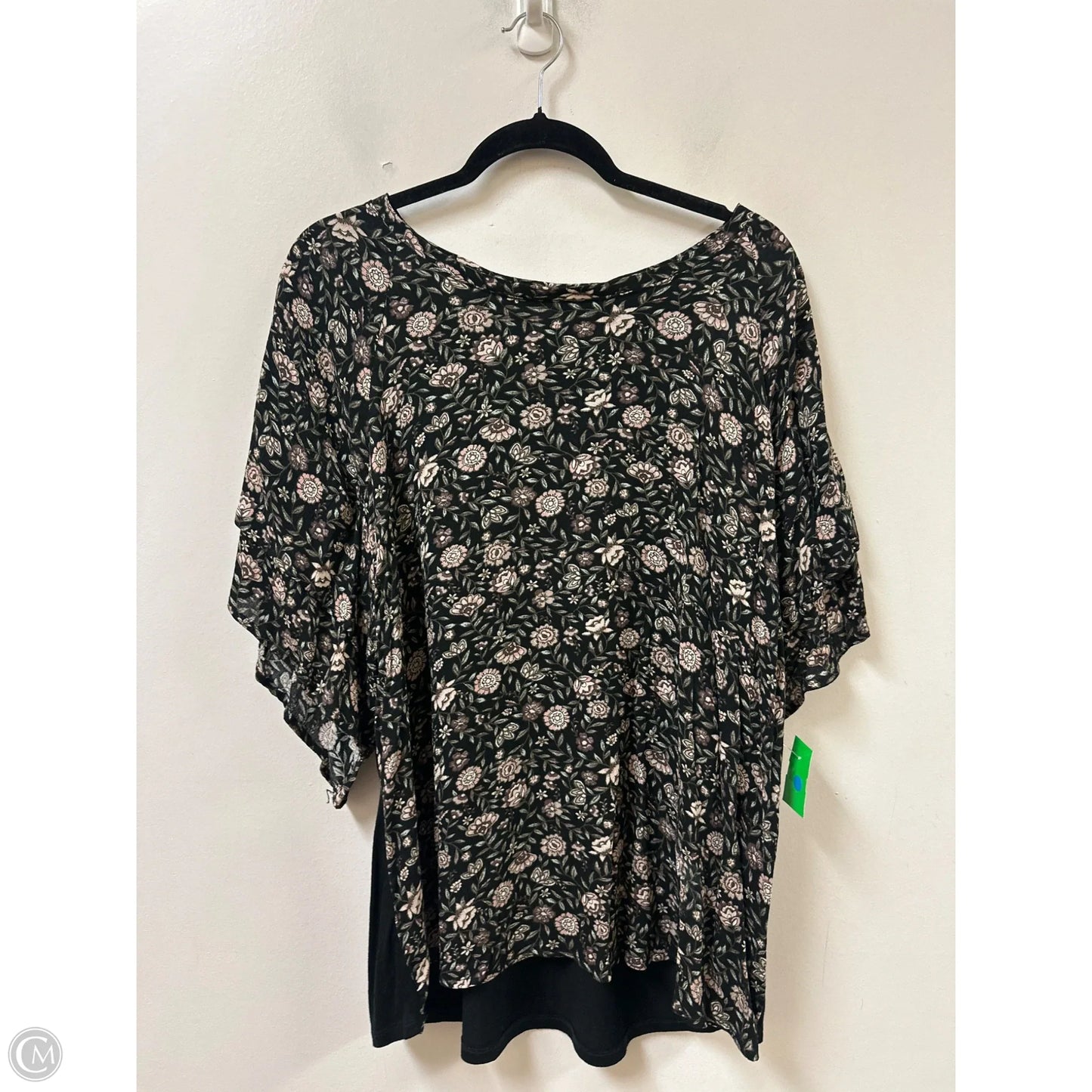 Top Short Sleeve By Maurices In Floral Print, Size: 1x