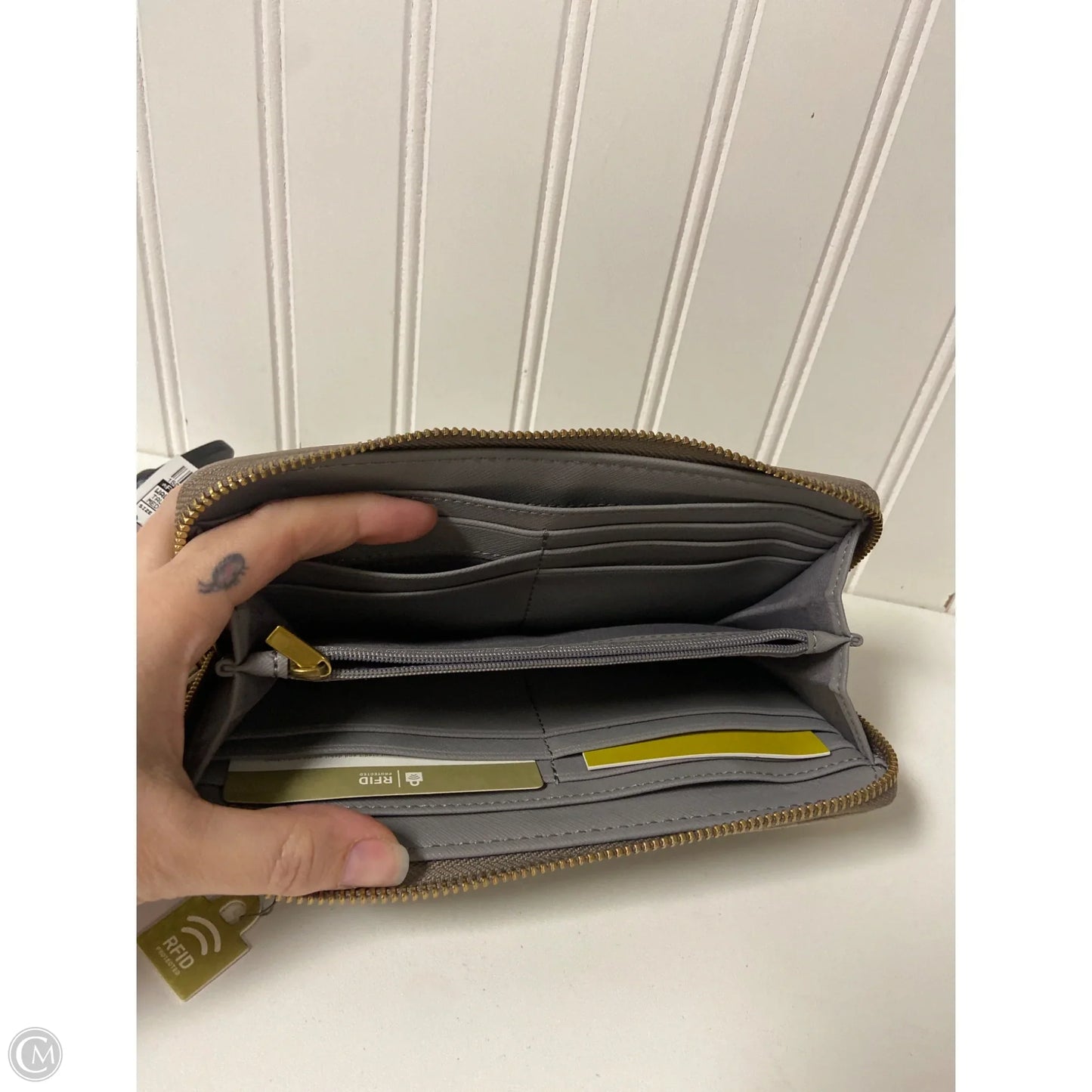 Wallet By Fossil, Size: Medium