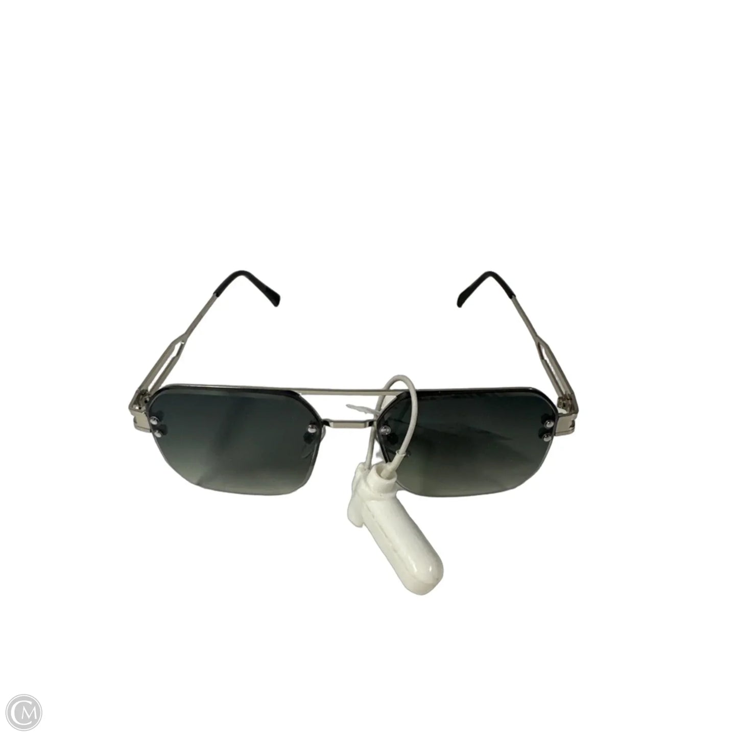 Sunglasses By Clothes Mentor, Size: Large