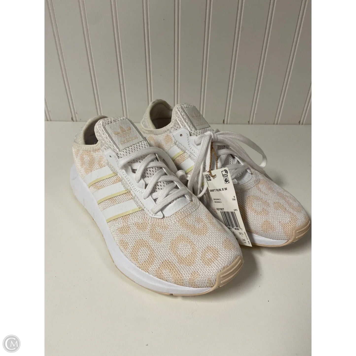 Shoes Athletic By Adidas In White, Size: 7.5