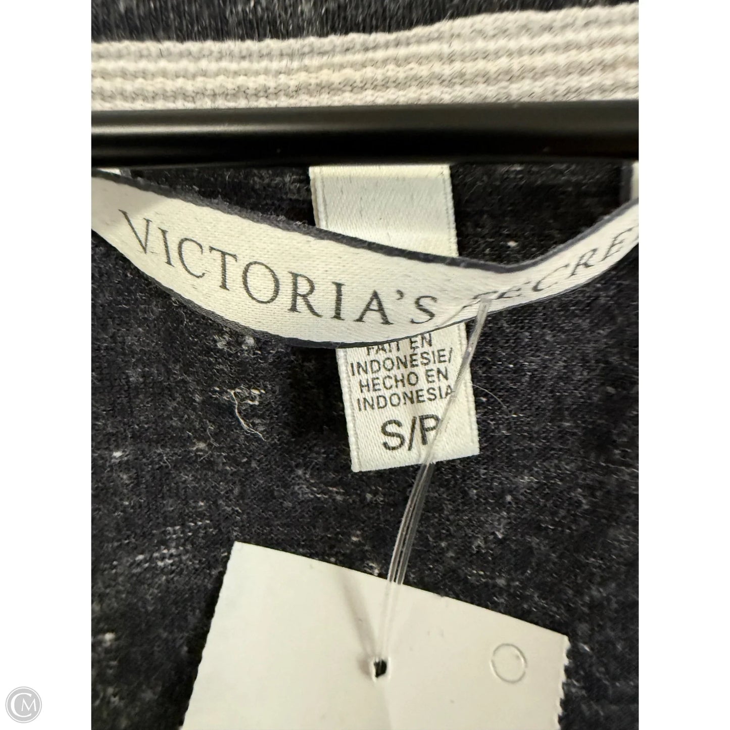 Top Short Sleeve Basic By Victorias Secret In Grey, Size: S