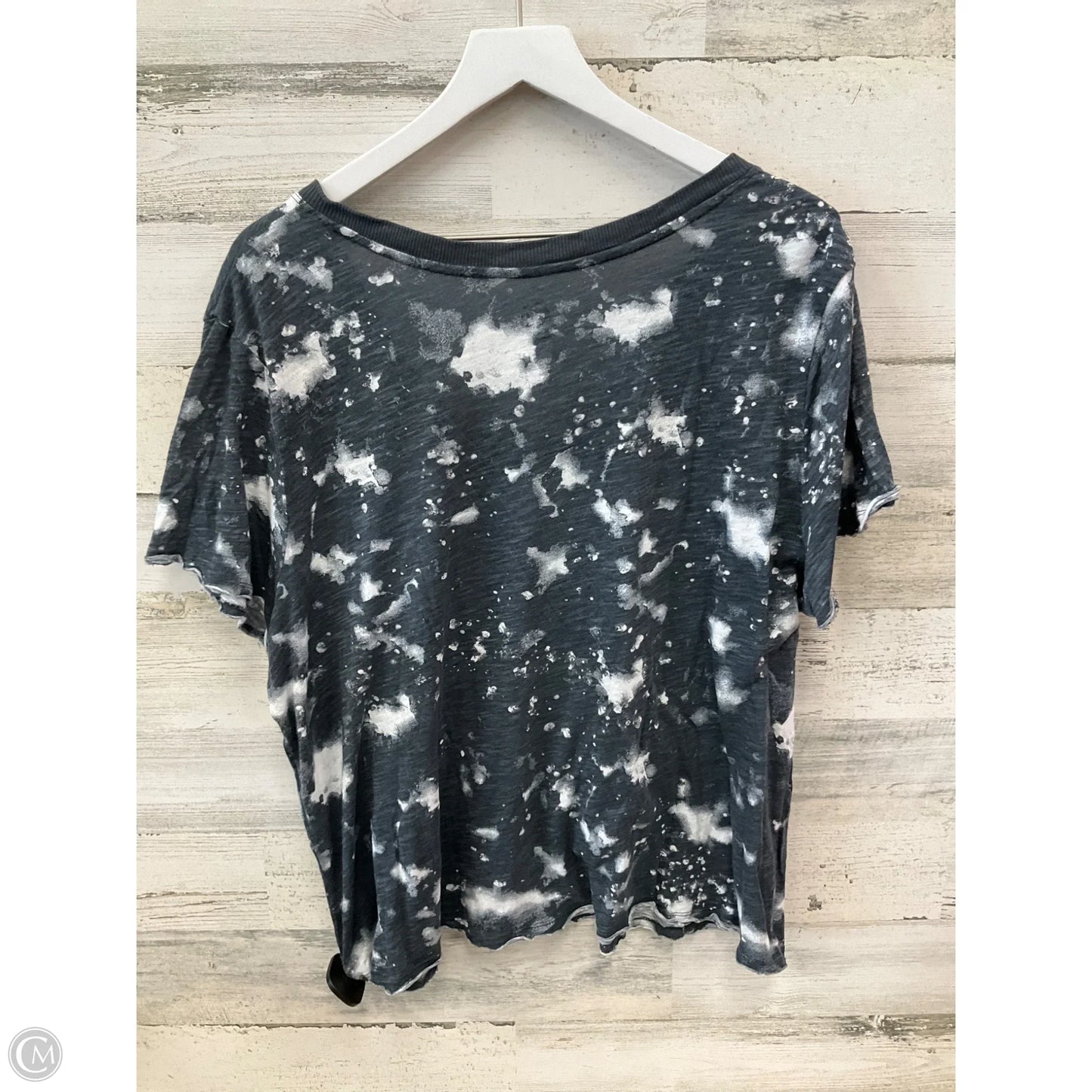 Top Short Sleeve By Cato In Grey, Size: 1x