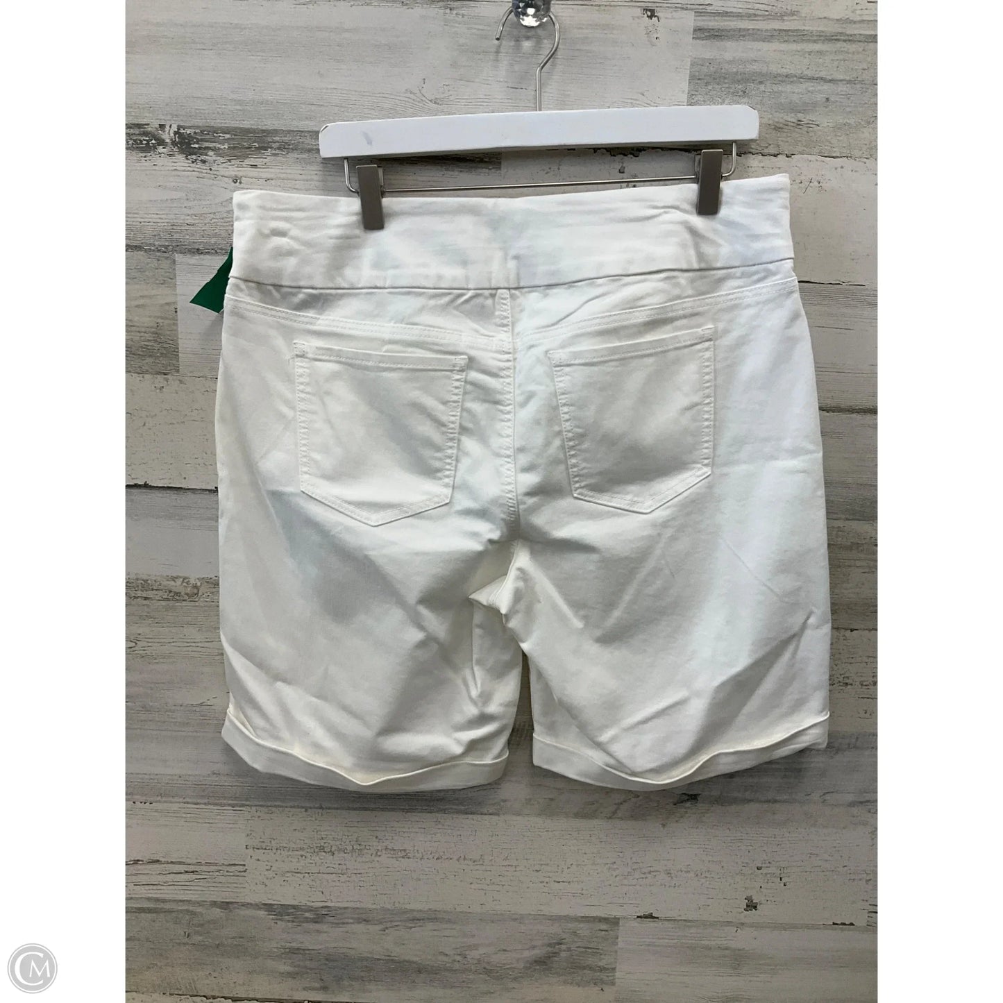 Shorts By Clothes Mentor In White, Size: 1x